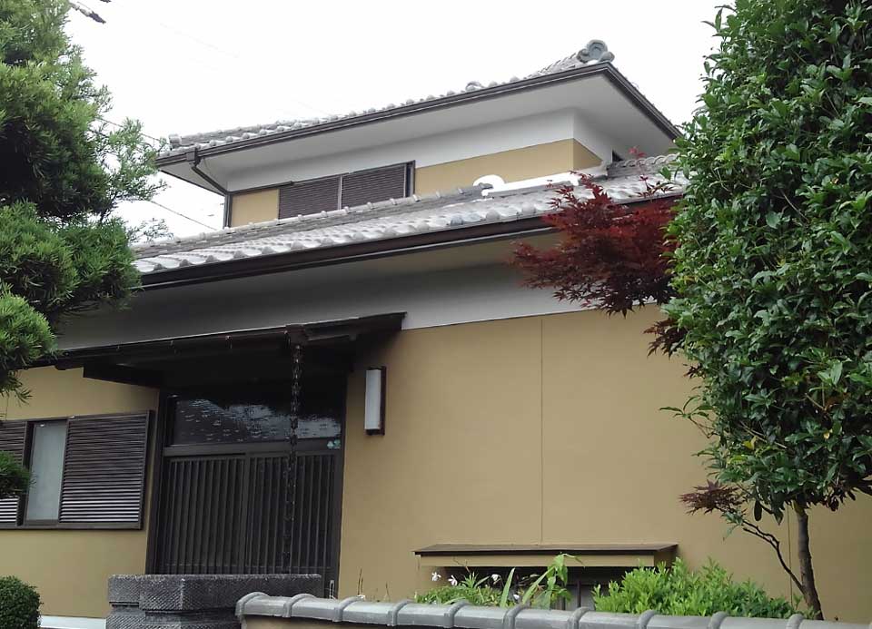奈良県奈良市K様｜外壁塗装、雨樋交換、屋根瓦補修工事の施工事例